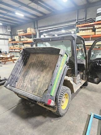 Image of John Deere XUV 865M equipment image 2