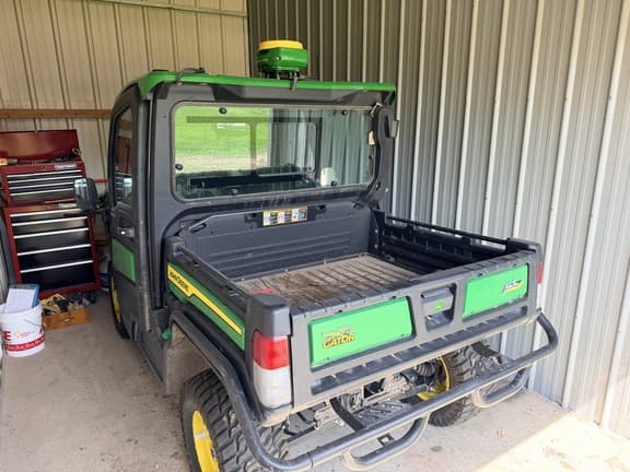Image of John Deere XUV 865R Primary image