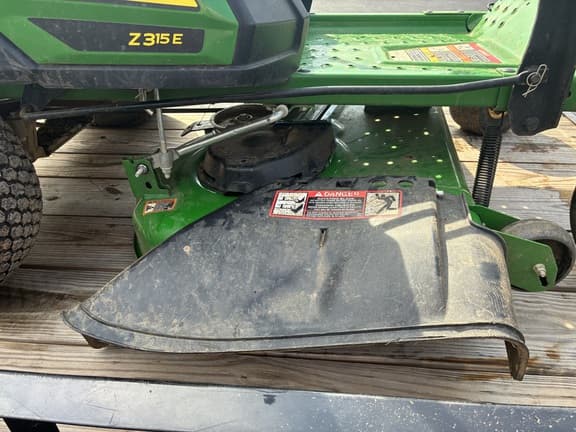 Image of John Deere Z315E equipment image 2