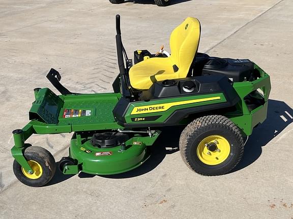 Image of John Deere Z315E equipment image 1