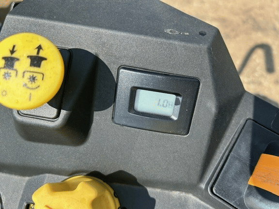 Image of John Deere Z315E equipment image 4