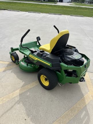 Image of John Deere Z320M equipment image 2