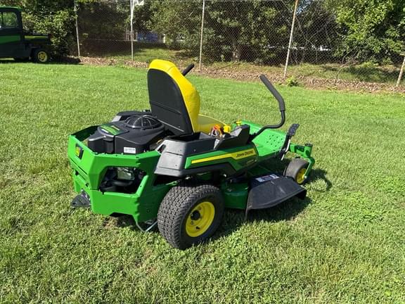 Image of John Deere Z320M equipment image 3