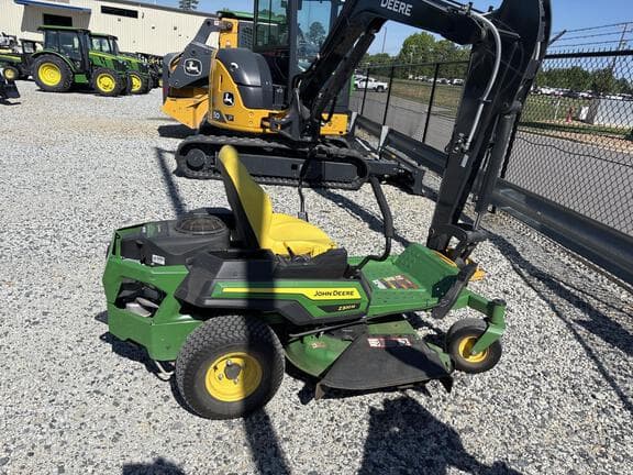 Image of John Deere Z320M equipment image 2