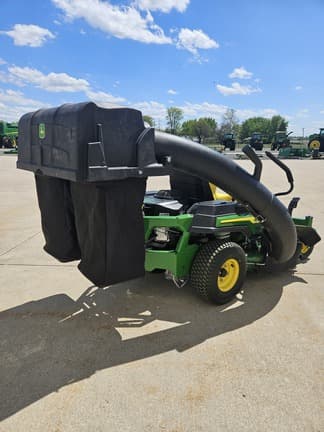Image of John Deere Z320M equipment image 4