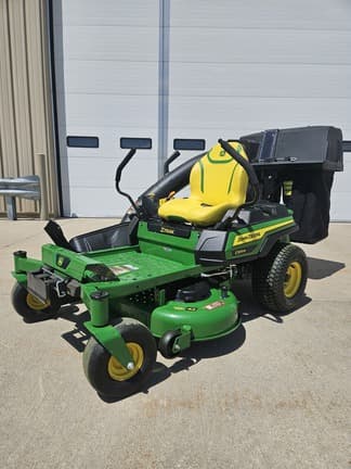 Image of John Deere Z320M equipment image 1