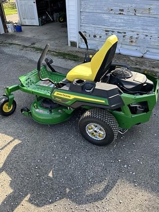Image of John Deere Z320M equipment image 2