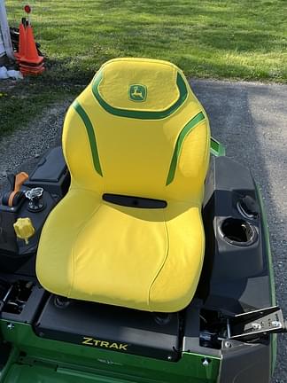 Image of John Deere Z320M equipment image 4