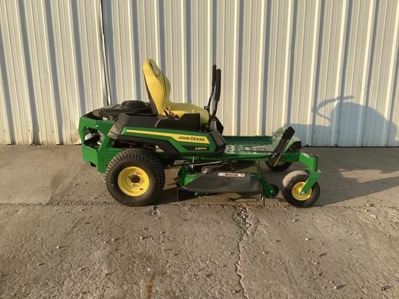 Image of John Deere Z320M equipment image 3