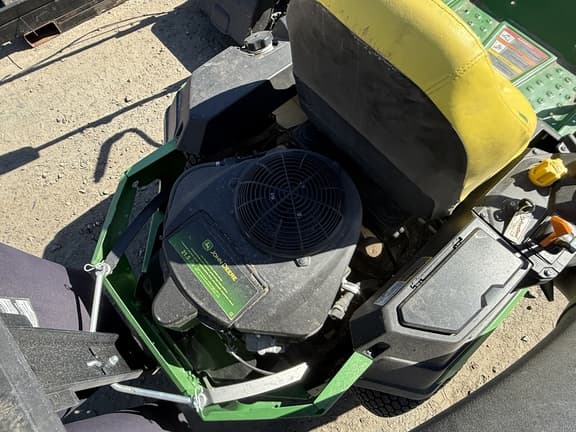 Image of John Deere Z320M equipment image 2