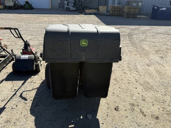 Image of John Deere Z320M equipment image 3