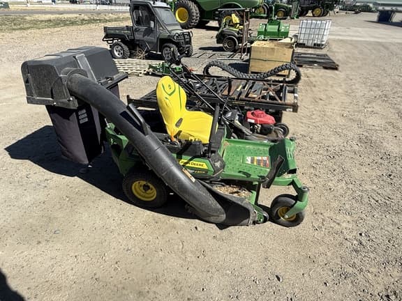 Image of John Deere Z320M equipment image 1