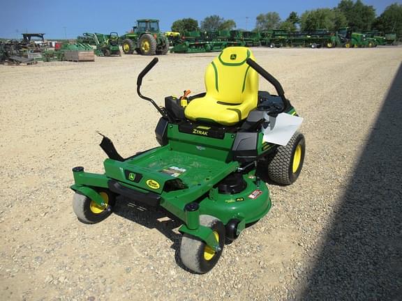 Image of John Deere Z320M equipment image 3