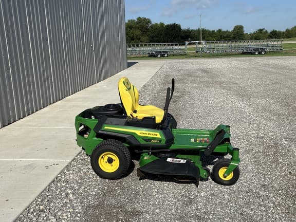 Image of John Deere Z320M equipment image 4