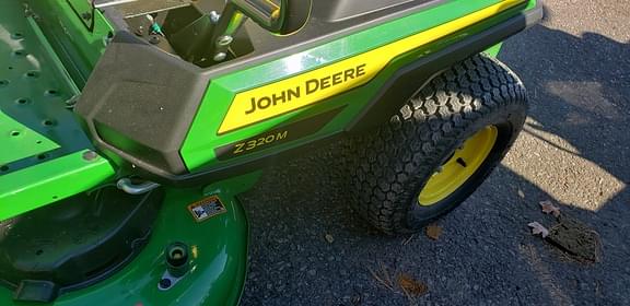 Image of John Deere Z320M equipment image 4