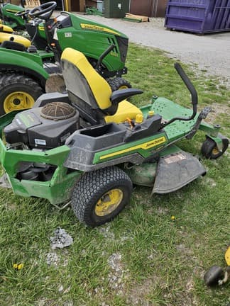 Image of John Deere Z320M Image 1