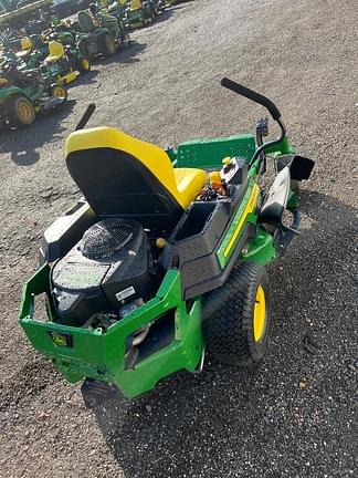 Image of John Deere Z320M equipment image 3