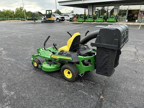 Image of John Deere Z320M equipment image 3
