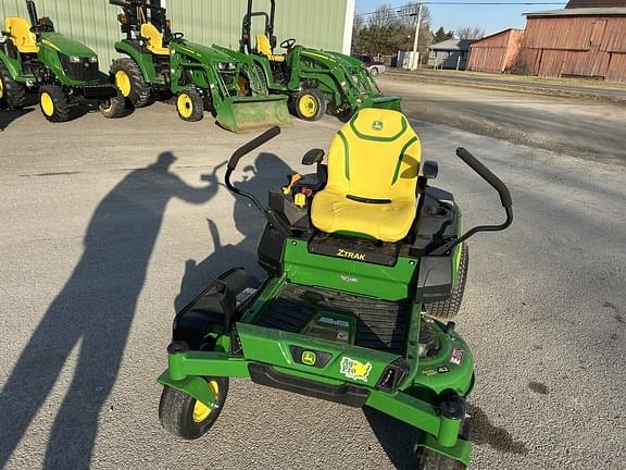 Image of John Deere Z320R equipment image 2