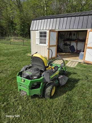 Image of John Deere Z320R equipment image 3