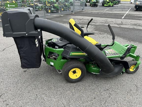 Image of John Deere Z320R equipment image 2