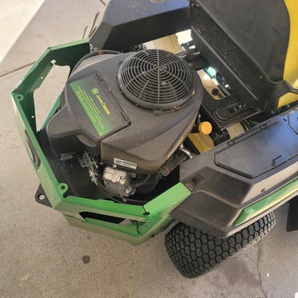 Image of John Deere Z320R equipment image 3