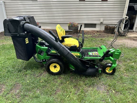 Image of John Deere Z320R equipment image 2