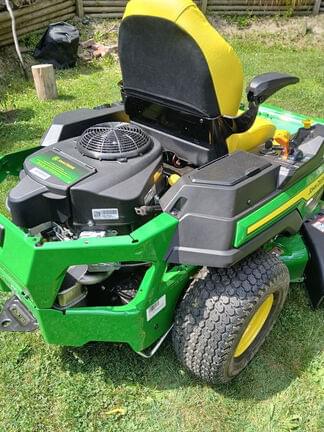 Image of John Deere Z320R equipment image 4