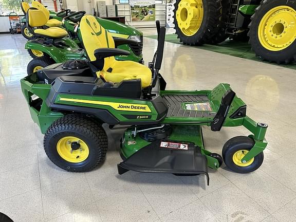 Image of John Deere Z320R equipment image 3