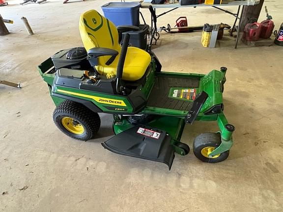 Image of John Deere Z320R equipment image 2