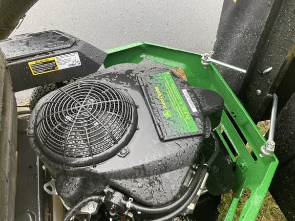 Image of John Deere Z320R equipment image 4