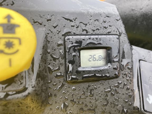 Image of John Deere Z320R equipment image 3