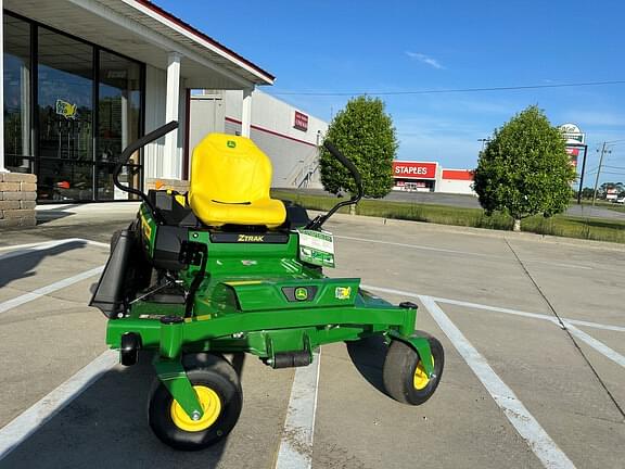 Image of John Deere Z325E equipment image 1