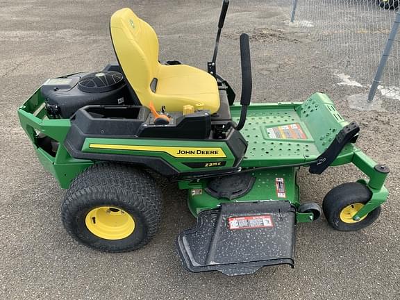 Image of John Deere Z325E equipment image 4