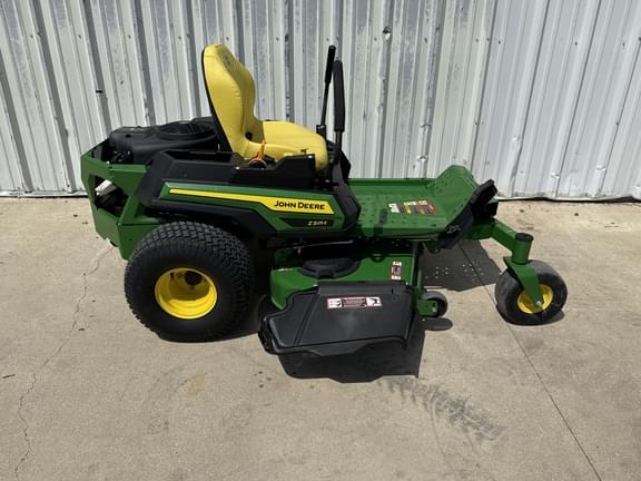 Image of John Deere Z325E equipment image 3