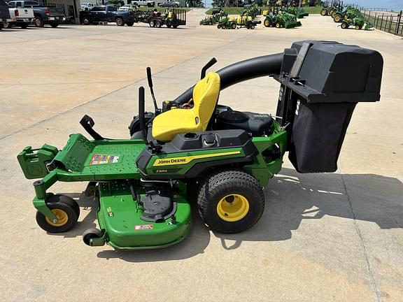 Image of John Deere Z325E equipment image 1