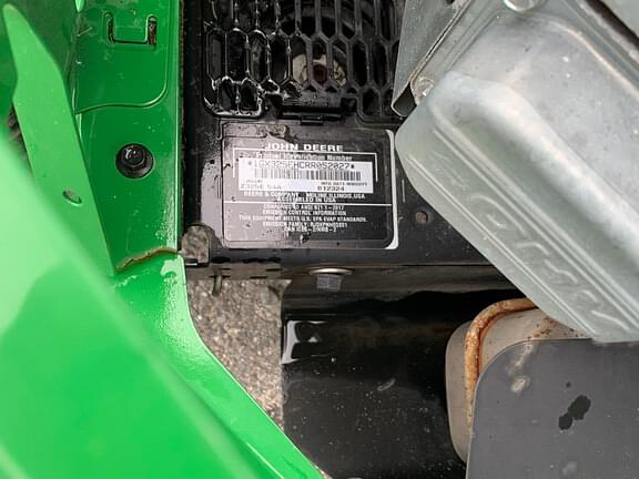 Image of John Deere Z325E equipment image 1