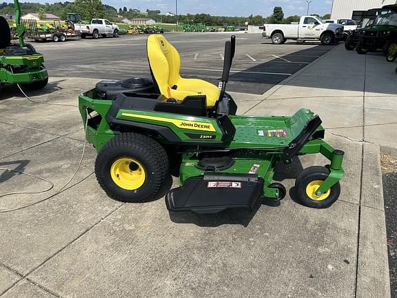 Image of John Deere Z325E equipment image 2