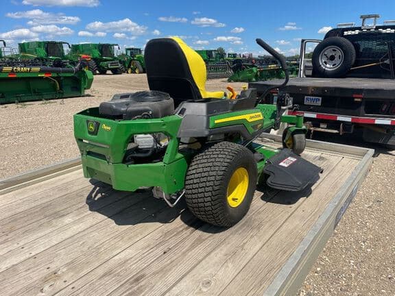Image of John Deere Z325E equipment image 2