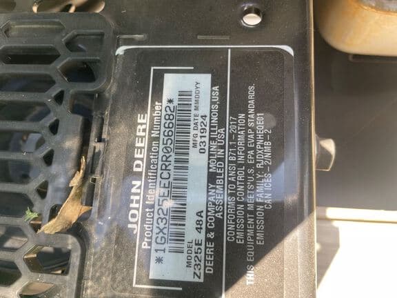 Image of John Deere Z325E equipment image 4