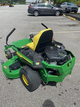 Image of John Deere Z325E equipment image 4