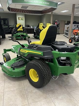 Image of John Deere Z325E equipment image 1