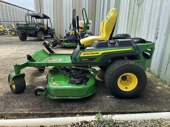 Image of John Deere Z330M equipment image 3