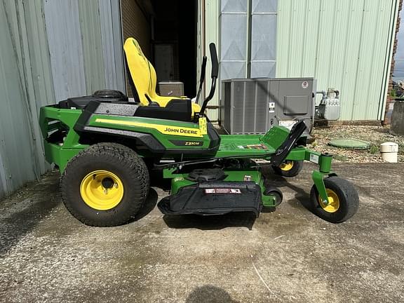 Image of John Deere Z330M equipment image 2