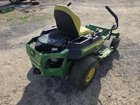 Image of John Deere Z330M equipment image 4