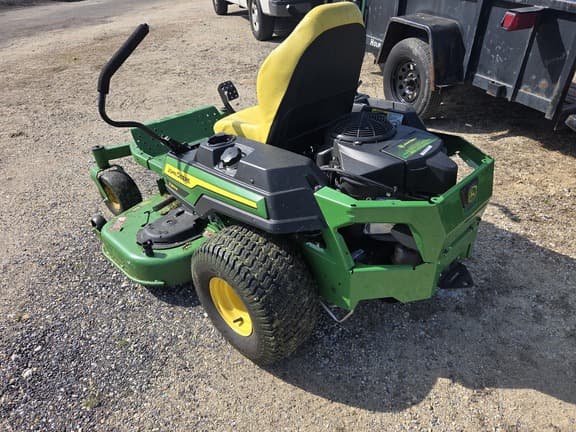 Image of John Deere Z330M equipment image 3
