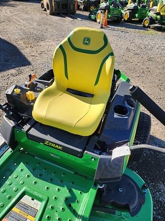 Image of John Deere Z330M equipment image 3