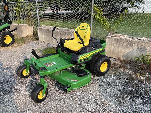 Image of John Deere Z330M equipment image 2