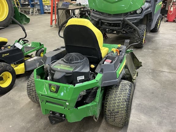 Image of John Deere Z330M equipment image 2