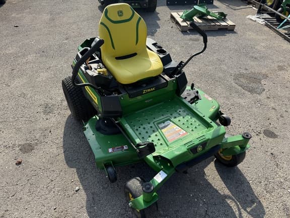 Image of John Deere Z330M equipment image 4